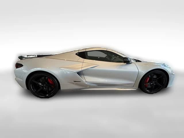 Chevrolet Corvette 1LZ 2dr E-Ray Cpe 2026 — side view