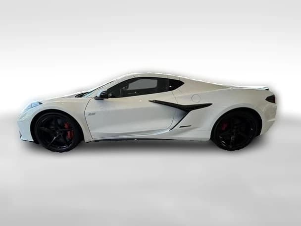 Chevrolet Corvette 3LZ 2dr E-Ray Cpe 2026 — side view