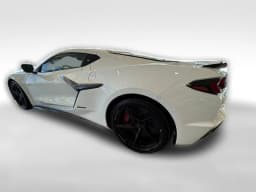 Chevrolet Corvette 3LZ 2dr E-Ray Cpe 2026 — side view