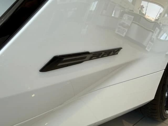 Chevrolet Corvette 3LZ 2dr E-Ray Cpe 2026 — side view