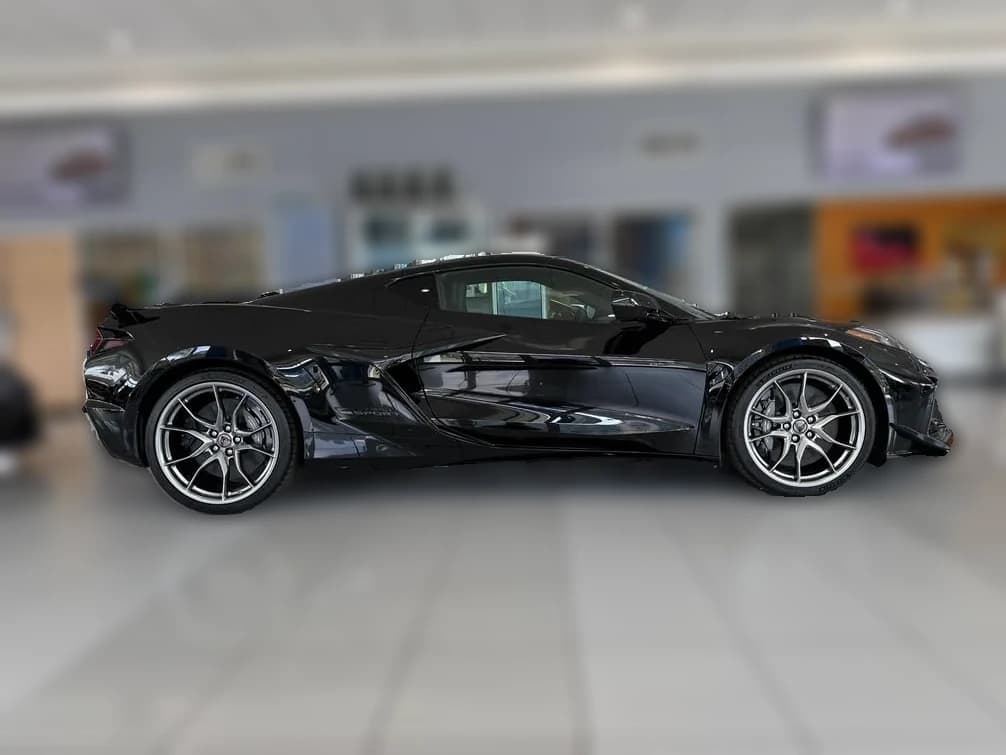 Chevrolet Corvette 1LT 2dr Grand Sport Cpe 2027 — side view