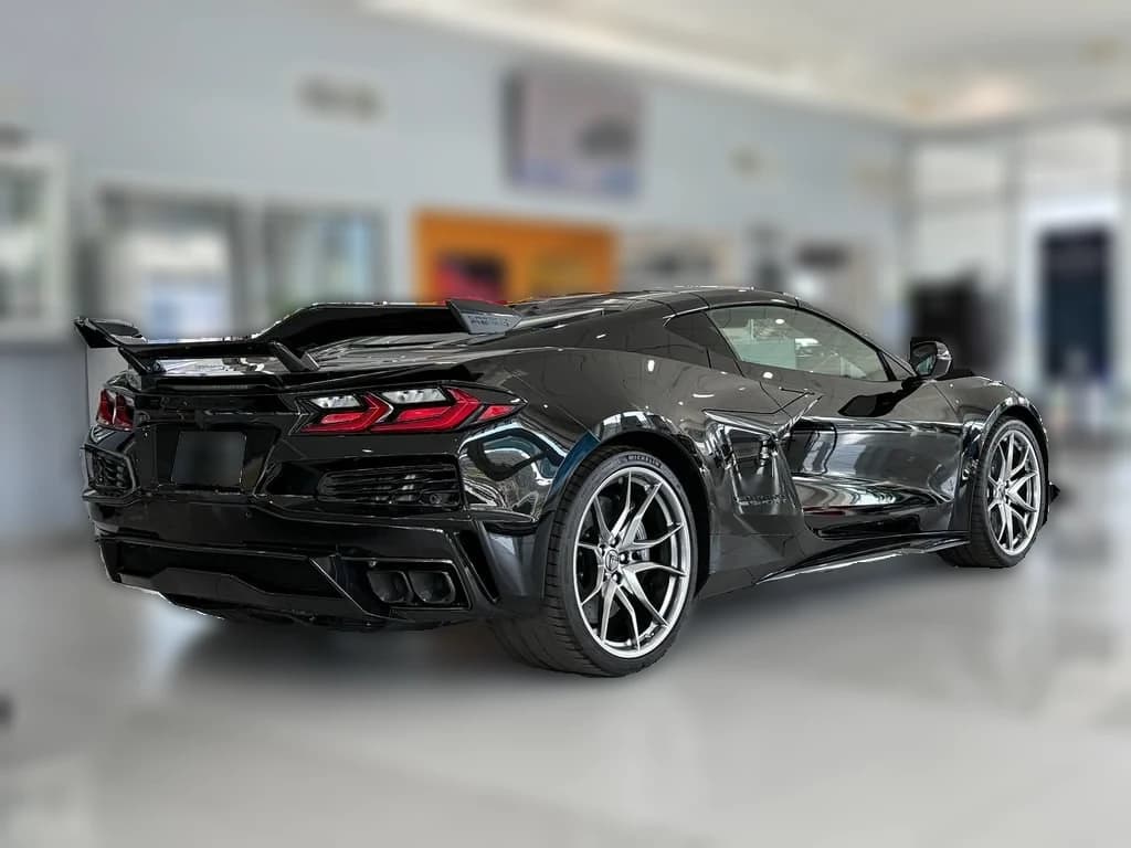 Chevrolet Corvette 1LT 2dr Grand Sport Cpe 2027 — side view