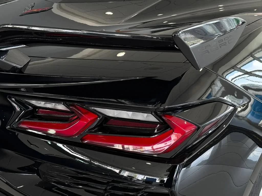 Chevrolet Corvette 1LT 2dr Grand Sport Cpe 2027 — side view