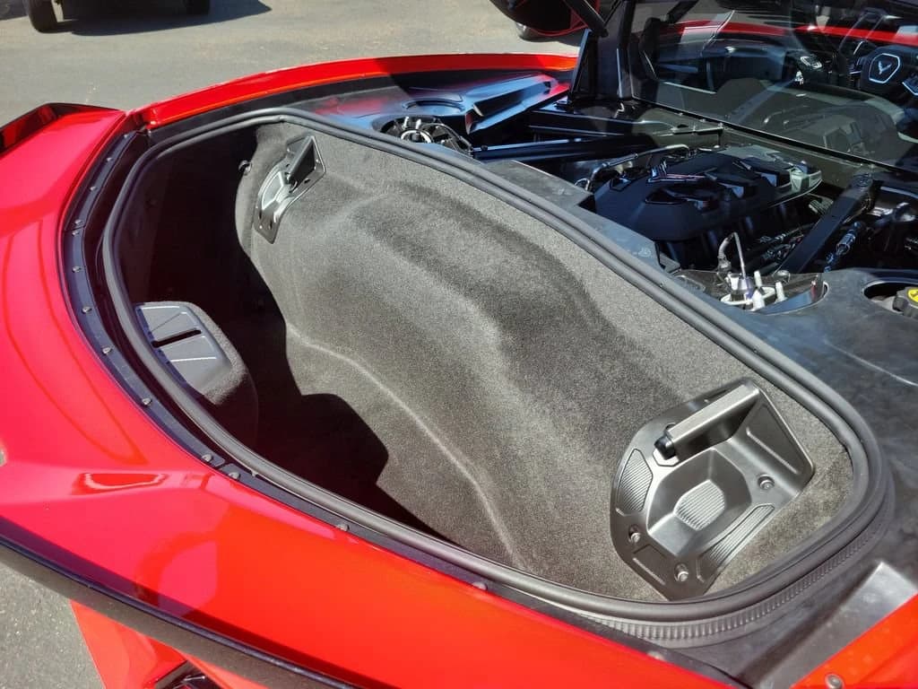 Chevrolet Corvette 1LT 2dr Grand Sport Cpe 2027 — side view