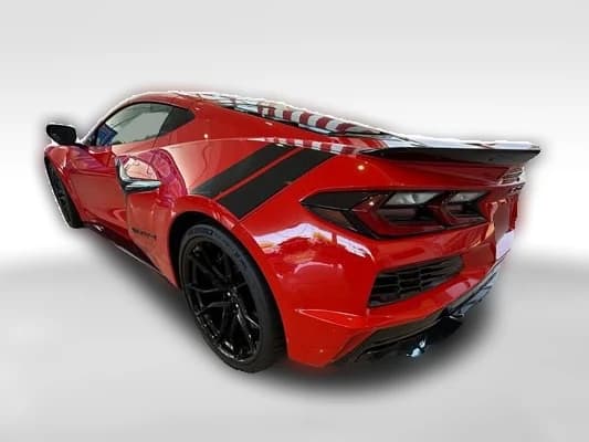 Chevrolet Corvette 2LT 2dr Grand Sport Cpe 2027 — side view