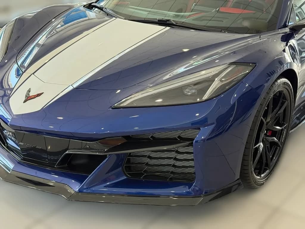 Chevrolet Corvette 3LT 2dr Grand Sport Cpe 2027 — side view
