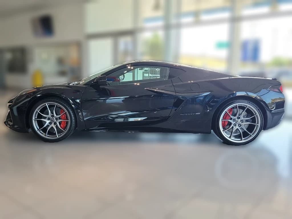 Chevrolet Corvette 3LT 2dr Grand Sport Cpe 2027 — side view