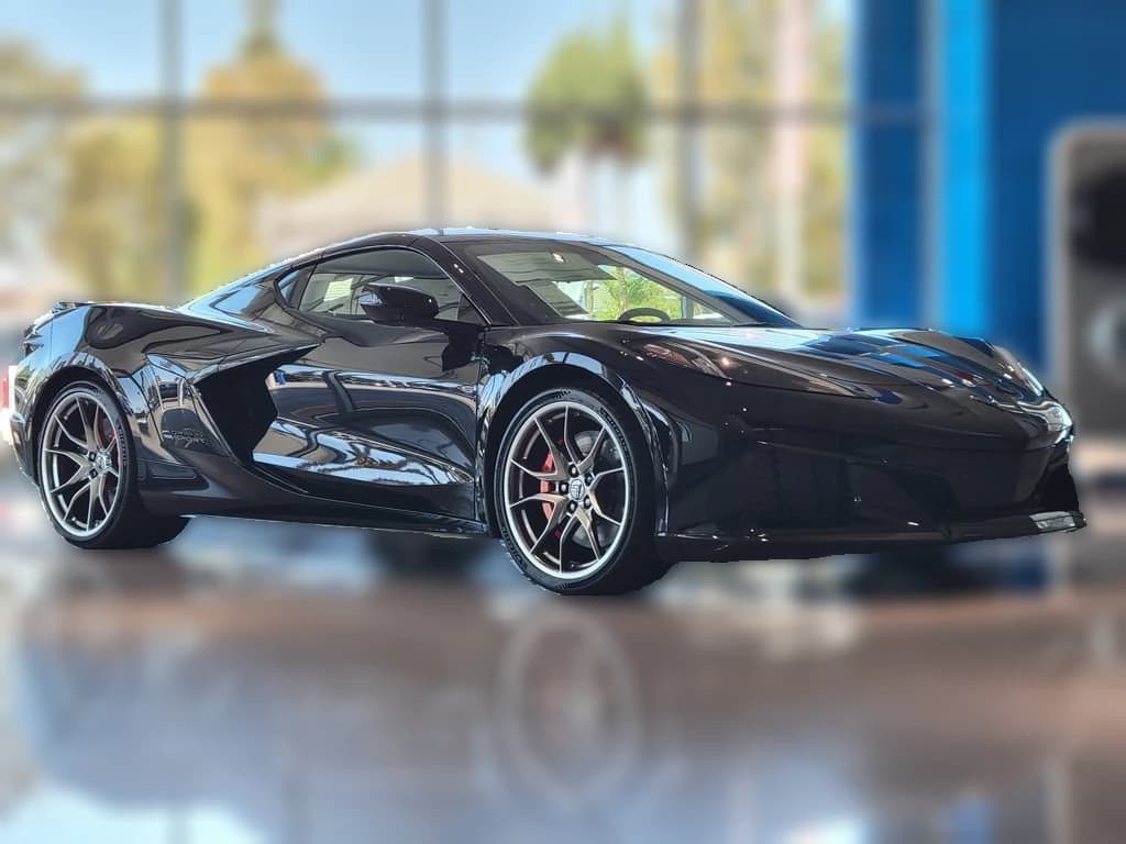 Chevrolet Corvette 3LT 2dr Grand Sport Cpe 2027 — side view