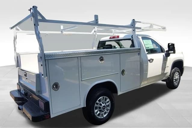 Chevrolet Silverado 2500HD Work Truck 2WD Reg Cab 142" 2025 — side view