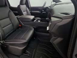 Chevrolet Silverado EV Standard Range LT e4WD Crew Cab 2026 — side view