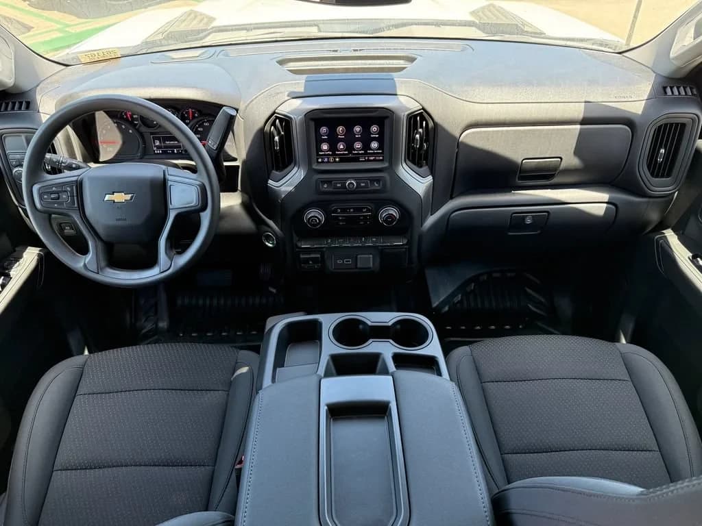 Chevrolet Silverado 2500HD Work Truck 2WD Crew Cab 172" 2026 — side view