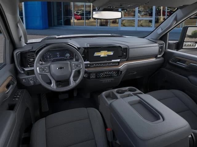 Chevrolet Silverado 2500HD LT 4WD Crew Cab 159" 2026 — side view