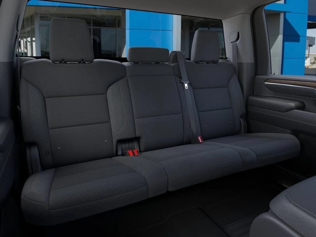 Chevrolet Silverado 2500HD LT 4WD Crew Cab 159" 2026 — side view