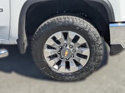 Chevrolet Silverado 2500HD LT 4WD Crew Cab 159" 2026 — side view