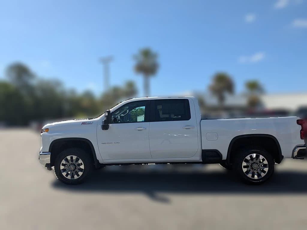 Chevrolet Silverado 2500HD LT 4WD Crew Cab 159" 2026 — side view