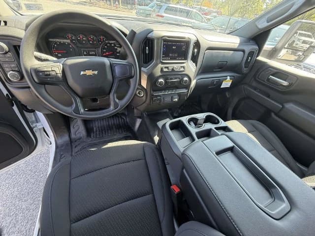 Chevrolet Silverado 2500HD Work Truck 4WD Reg Cab 142" 2026 — side view