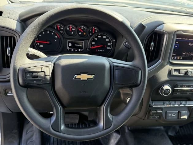Chevrolet Silverado 2500HD Work Truck 4WD Reg Cab 142" 2026 — side view