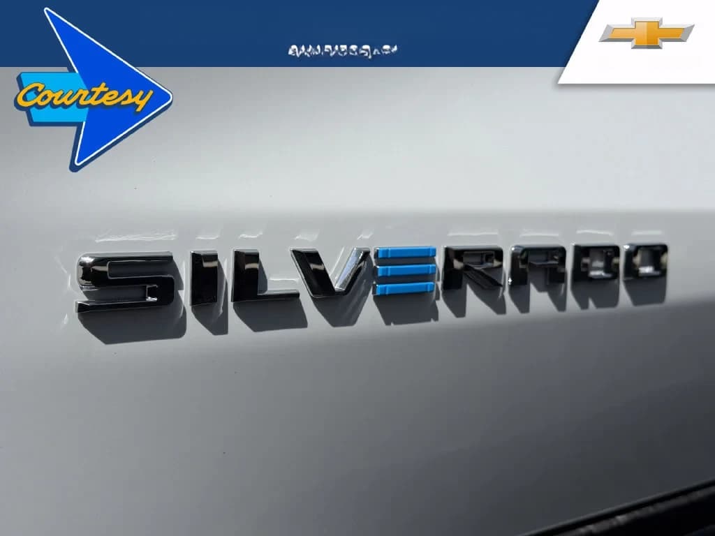 Chevrolet Silverado EV Extended Range LT e4WD Crew Cab 2026 — side view