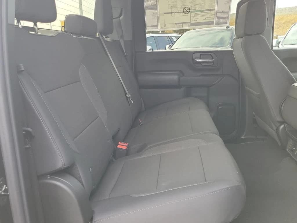 Chevrolet Silverado 2500HD Custom 4WD Crew Cab 159" 2026 — side view
