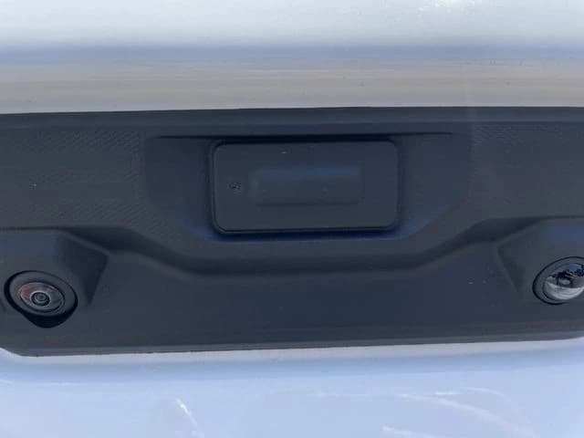 Chevrolet Silverado 2500HD Custom 4WD Crew Cab 159" 2026 — side view
