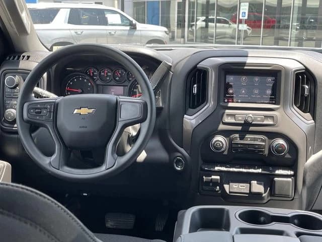Chevrolet Silverado 2500HD Custom 4WD Crew Cab 159" 2026 — side view