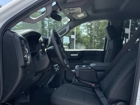 Chevrolet Silverado 2500HD Custom 4WD Crew Cab 159" 2026 — side view