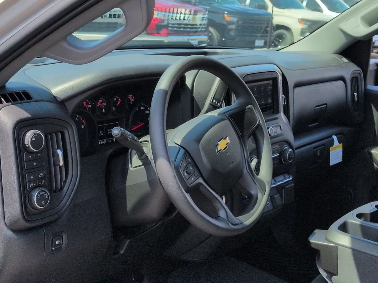 Chevrolet Silverado 2500HD Custom 4WD Crew Cab 159" 2026 — side view