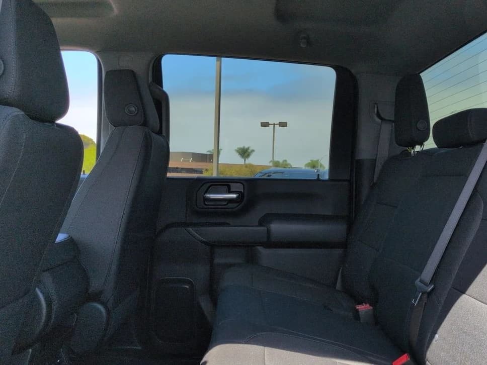 Chevrolet Silverado 2500HD Custom 4WD Crew Cab 159" 2026 — side view