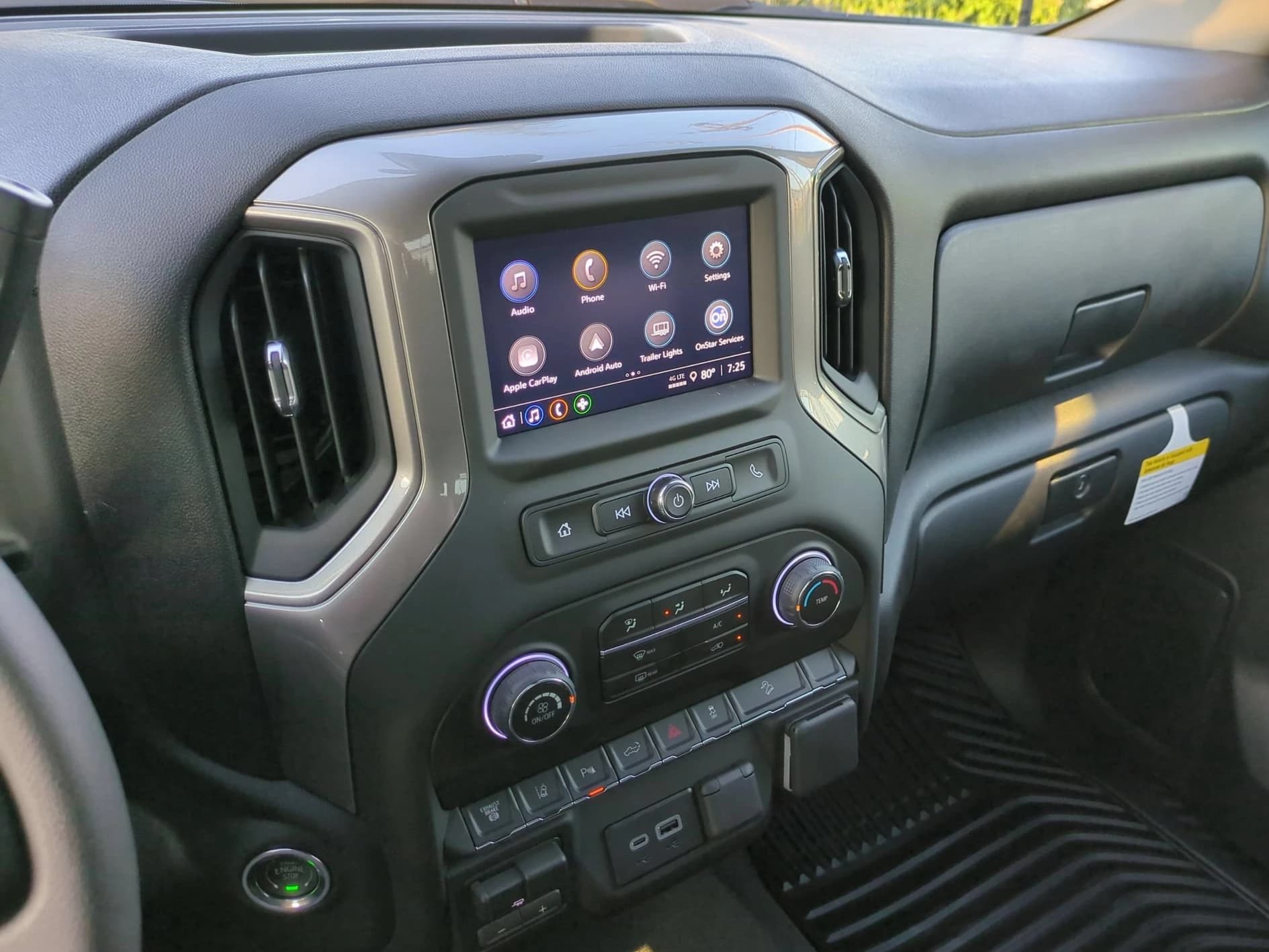 Chevrolet Silverado 2500HD Custom 4WD Crew Cab 159" 2026 — side view