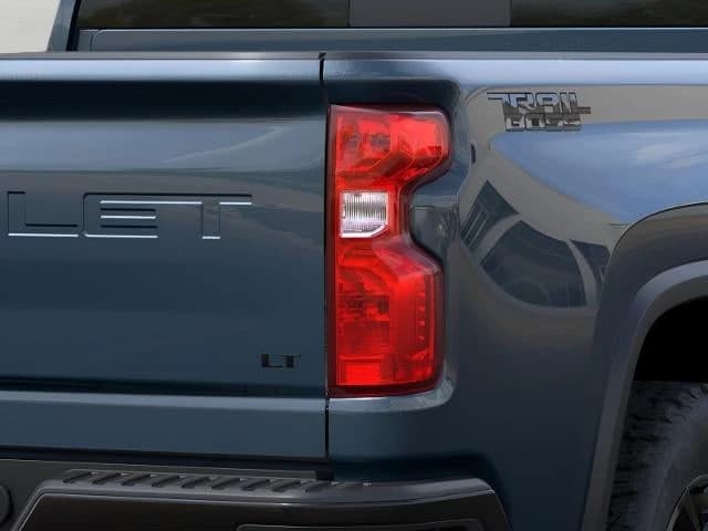 Chevrolet Silverado 2500HD LT 4WD Crew Cab 159" 2026 — side view