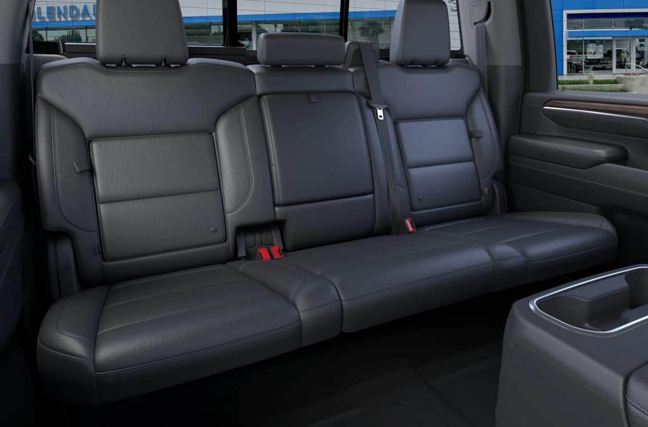 Chevrolet Silverado 2500HD LT 4WD Crew Cab 159" 2026 — side view