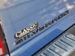 Chevrolet Silverado 2500HD LT 4WD Crew Cab 159" 2026 — side view