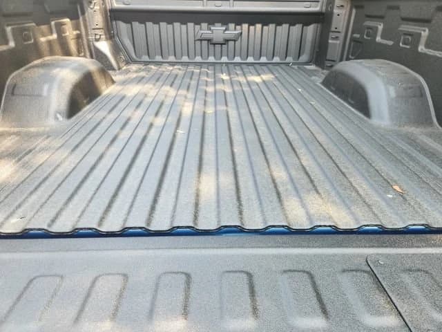 Chevrolet Silverado 2500HD LT 4WD Crew Cab 159" 2026 — side view