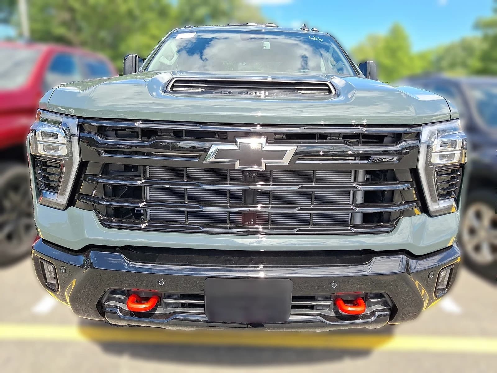 Chevrolet Silverado 2500HD LT 4WD Crew Cab 159" 2026 — side view
