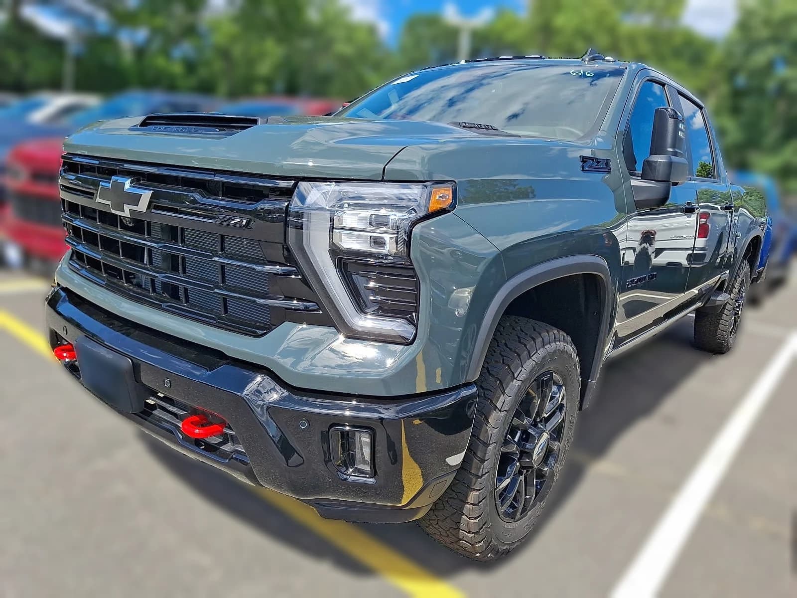 Chevrolet Silverado 2500HD LT 4WD Crew Cab 159" 2026 — side view