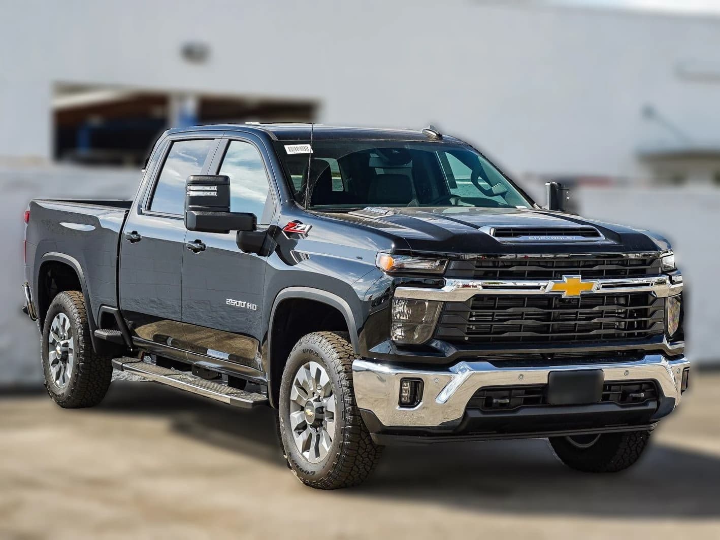 Chevrolet Silverado 2500HD LT 4WD Crew Cab 159" 2026 — side view