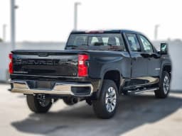 Chevrolet Silverado 2500HD LT 4WD Crew Cab 159" 2026 — side view
