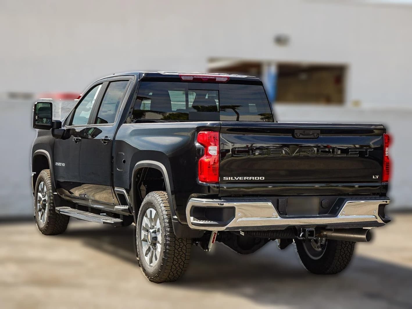Chevrolet Silverado 2500HD LT 4WD Crew Cab 159" 2026 — side view