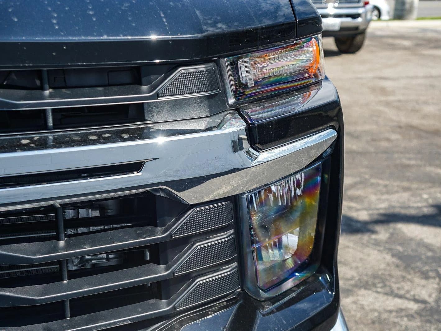 Chevrolet Silverado 2500HD LT 4WD Crew Cab 159" 2026 — side view