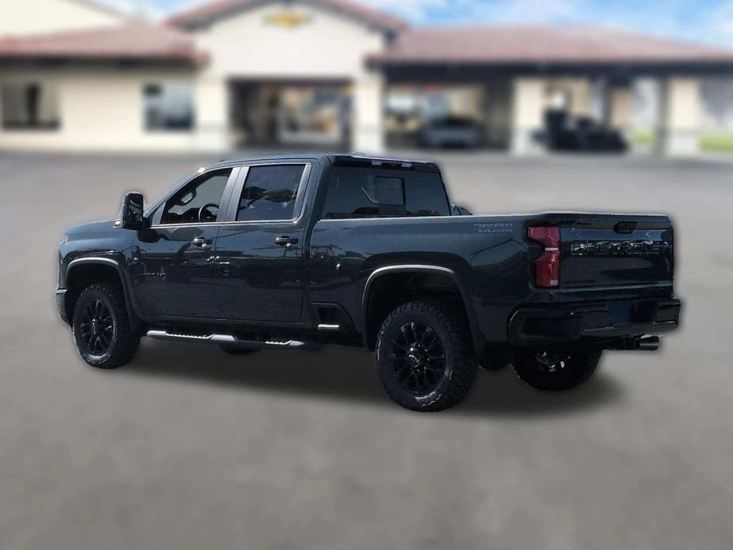 Chevrolet Silverado 2500HD LT 4WD Crew Cab 159" 2026 — side view