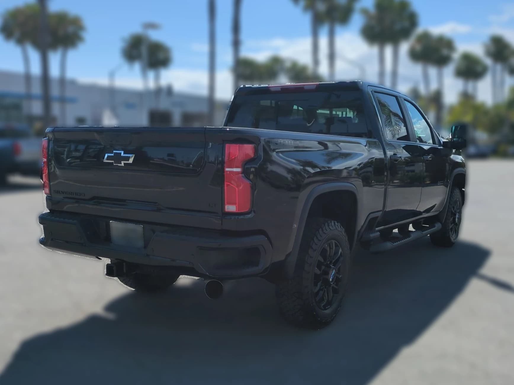 Chevrolet Silverado 2500HD LT 4WD Crew Cab 159" 2026 — side view