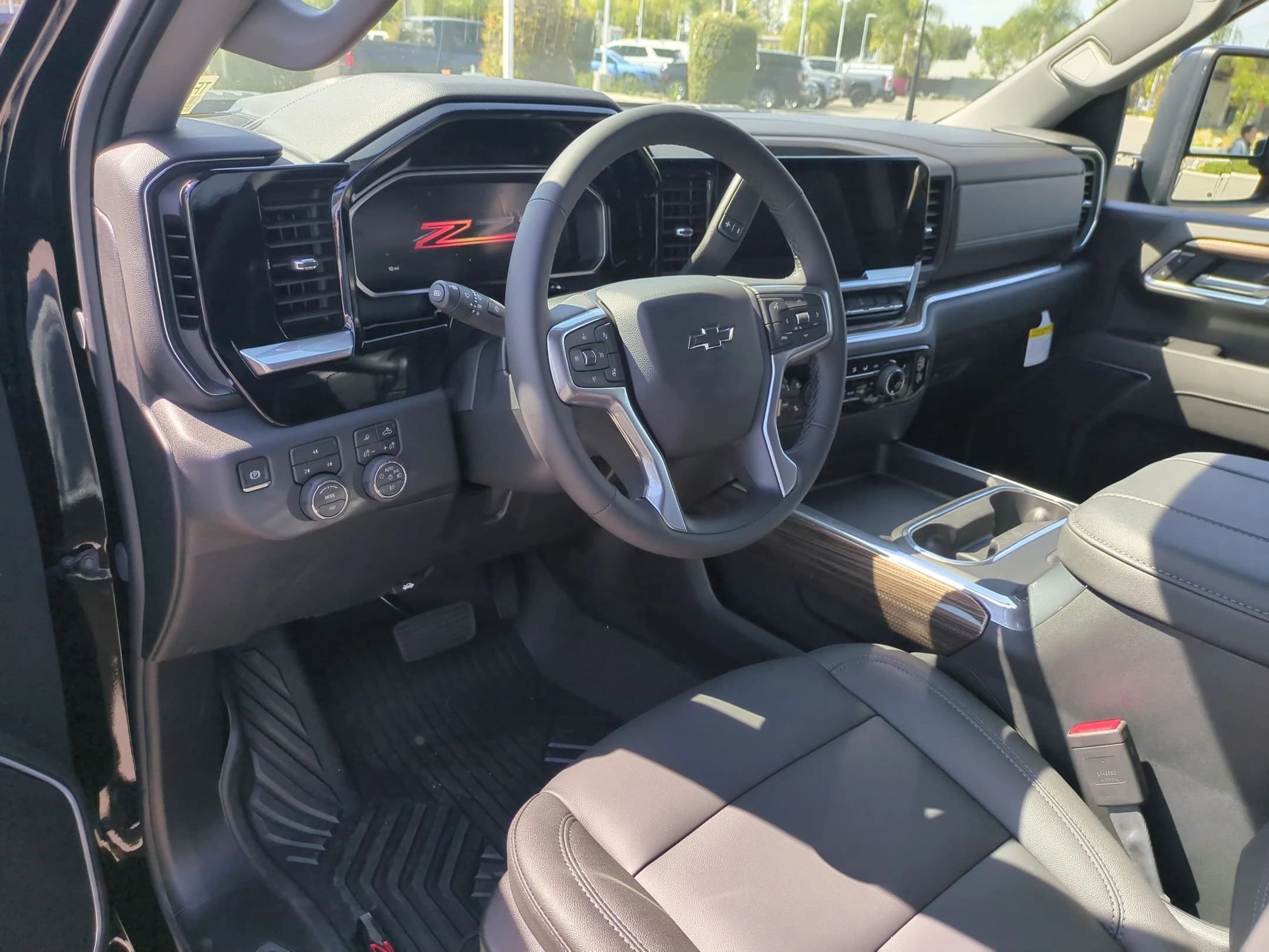 Chevrolet Silverado 2500HD LT 4WD Crew Cab 159" 2026 — side view
