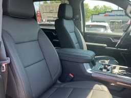 Chevrolet Silverado 2500HD LT 4WD Crew Cab 159" 2026 — side view