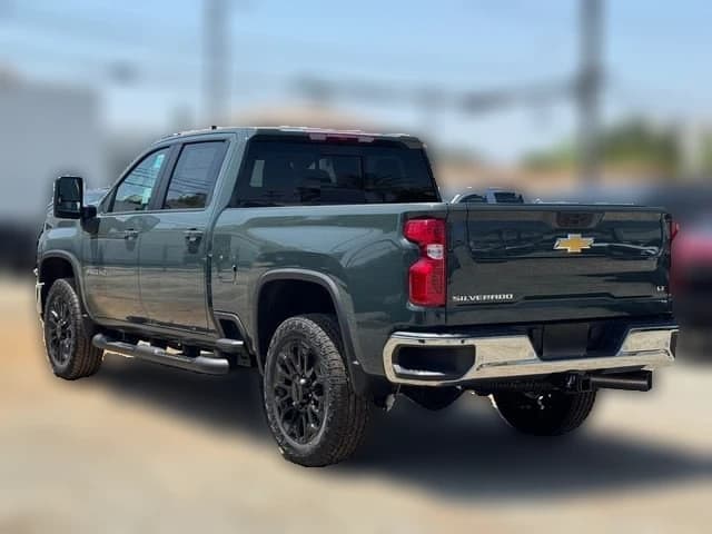 Chevrolet Silverado 2500HD LT 4WD Crew Cab 159" 2026 — side view