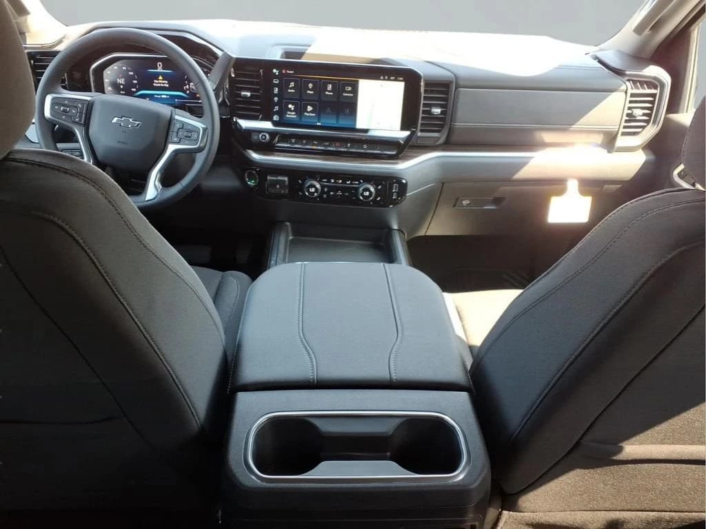 Chevrolet Silverado 2500HD LT 4WD Crew Cab 159" 2026 — side view