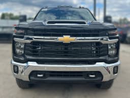 Chevrolet Silverado 2500HD LT 4WD Crew Cab 159" 2026 — side view