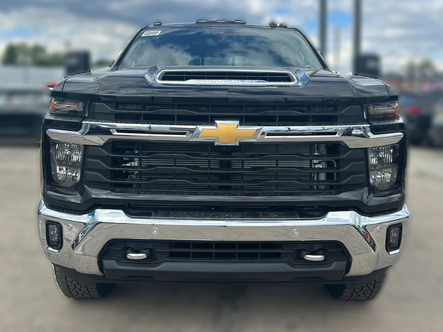 Chevrolet Silverado 2500HD LT 4WD Crew Cab 159" 2026 — side view