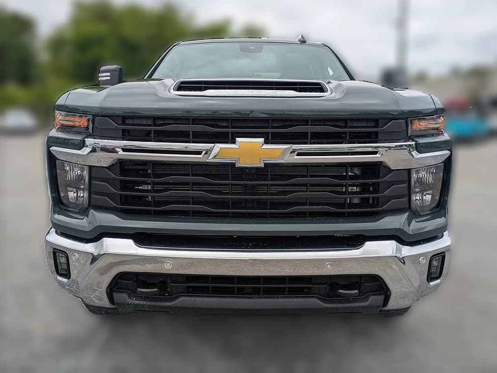 Chevrolet Silverado 2500HD LT 4WD Crew Cab 159" 2026 — side view