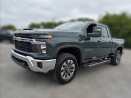 Chevrolet Silverado 2500HD LT 4WD Crew Cab 159" 2026 — side view