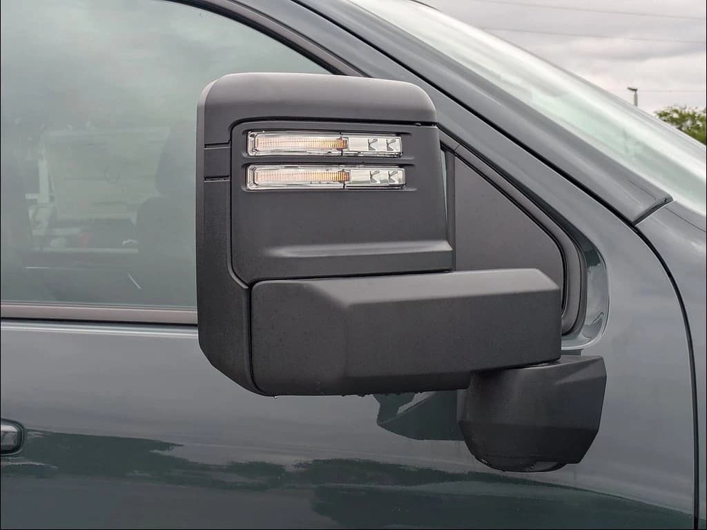 Chevrolet Silverado 2500HD LT 4WD Crew Cab 159" 2026 — side view
